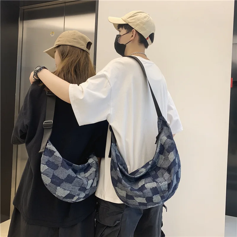 Чанта дамски 2021 нова чанта през рамо с шарени характер tide в корейски стил Харадзюку, голяма чанта голям jiaozi, мъжки чанти-месинджър