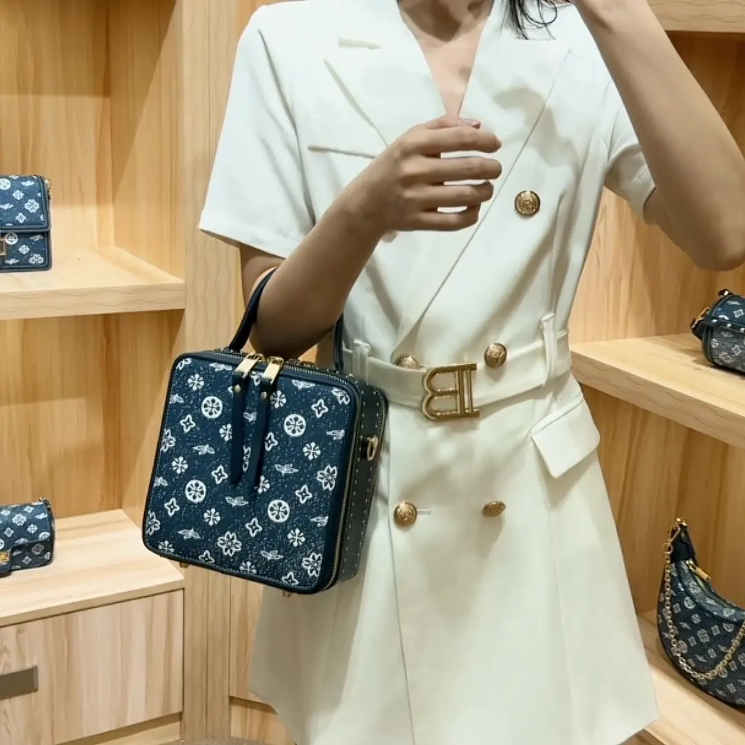 2022 нова чанта през рамо с квадратна рамо, женствена чанта през рамо, дънки през рамо, парфюми, квадратна чанта W836