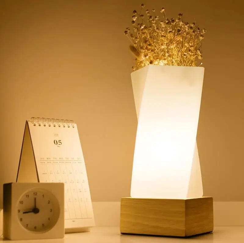 Скандинавска декоративна настолна лампа led лампа за четене креативна личност от масивно дърво креативна топло нощна лампа настолна лампа LB12125
