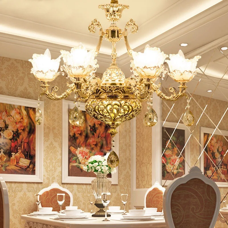 Нов европейски стил хол кристален полилей цинк сплав спалня лампа златното кух led осветление на ресторанта
